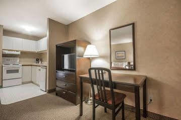 Hotel Comfort And Suites 3*