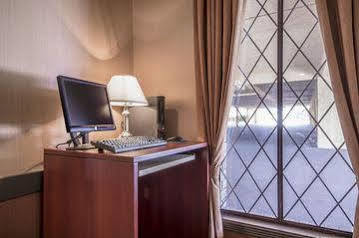 Hotel Comfort And Suites 3*